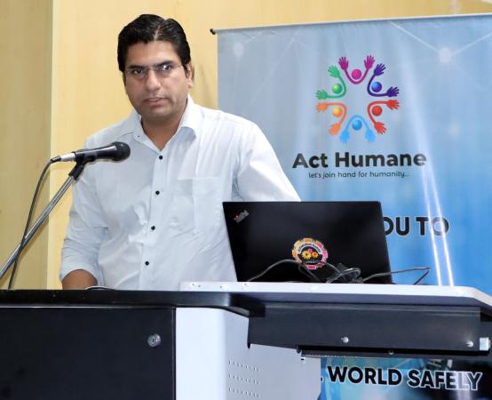 Sh. Tarun Malhotra, Founder & CEO, Cyber Splunk & Cyber Academy, delivered an engaging and informative session on cyber awareness and digital confidence